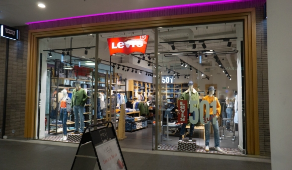 Levi's